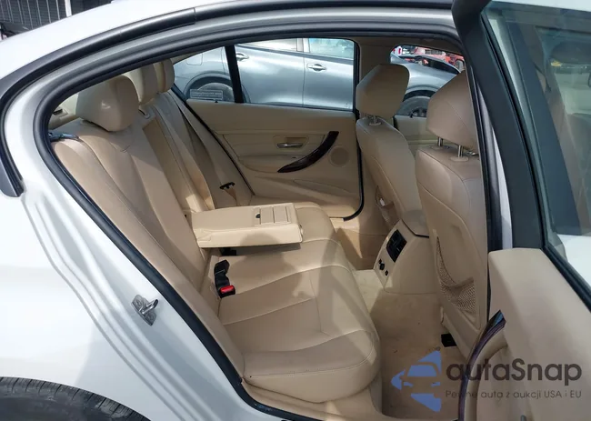 WBA3B5C52DF597261: 44079189