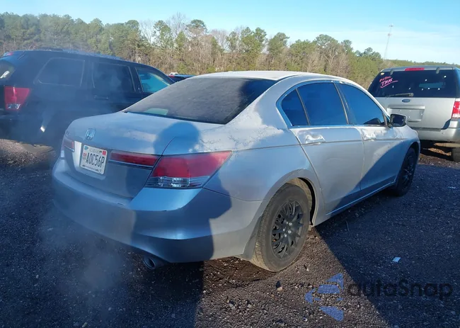 1HGCP2F34CA044184: 44079291