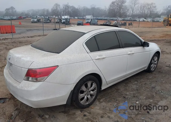 1HGCP26848A057990: 44079313