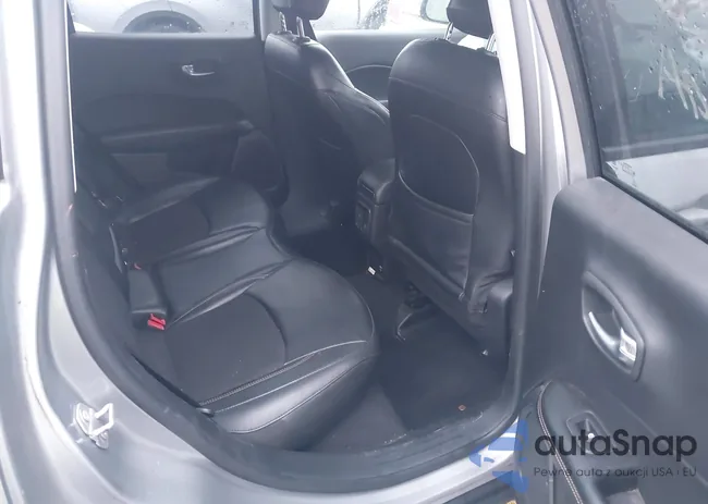 3C4NJCBB8KT855053: 44079411