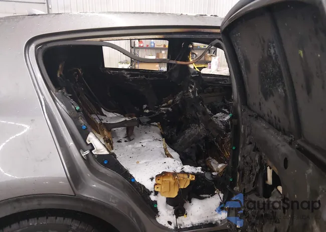 KNDPMCAC2K7513547: 44080791