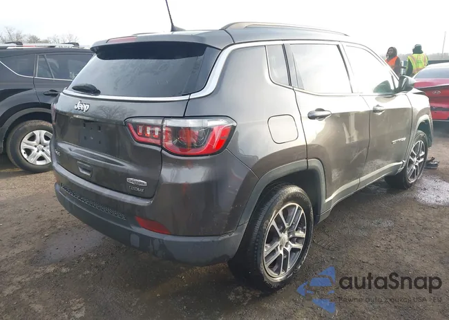 3C4NJDBB7JT114395: 44080558