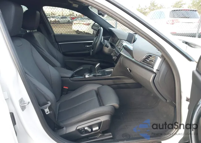 WBA8K3C55JA483547: 44081759