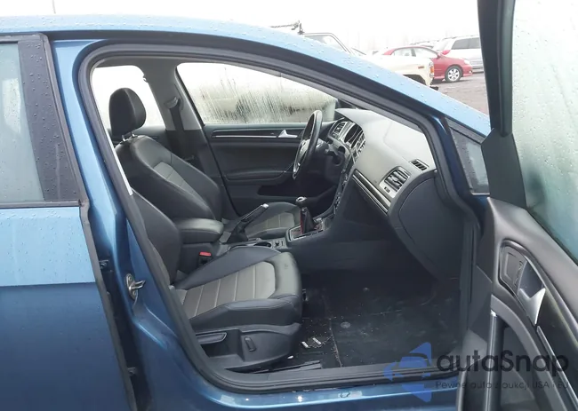 3VWRA7AU0FM095872: 44081807