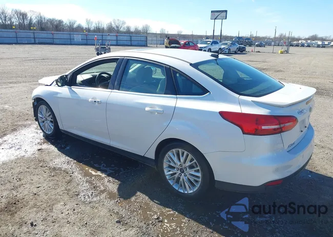 1FADP3J26FL238527: 44081845