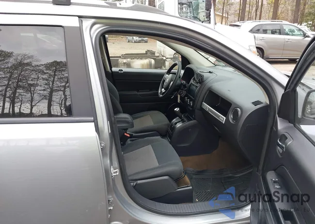 1C4NJCBA7GD603749: 44081916