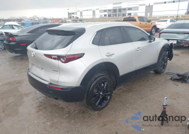 3MVDMBBM3RM658180: 44082087