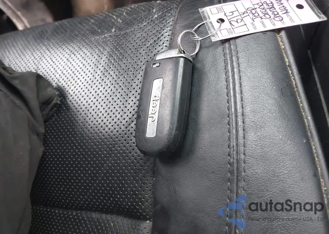 1C4RJFCG2JC421217: 44082140