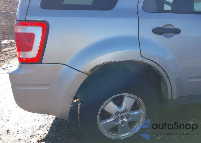 1FMCU941X8KA06439: 44081248