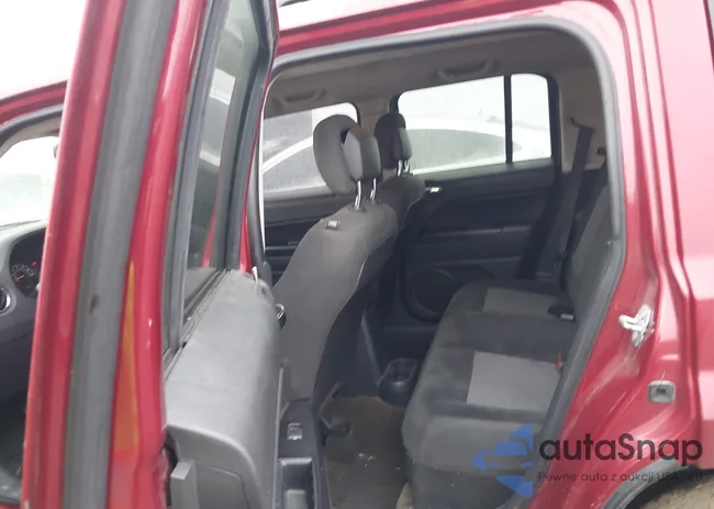 1C4NJRBB6GD782085: 44081385