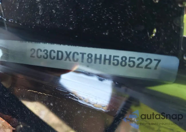2C3CDXCT8HH585227: 44081418