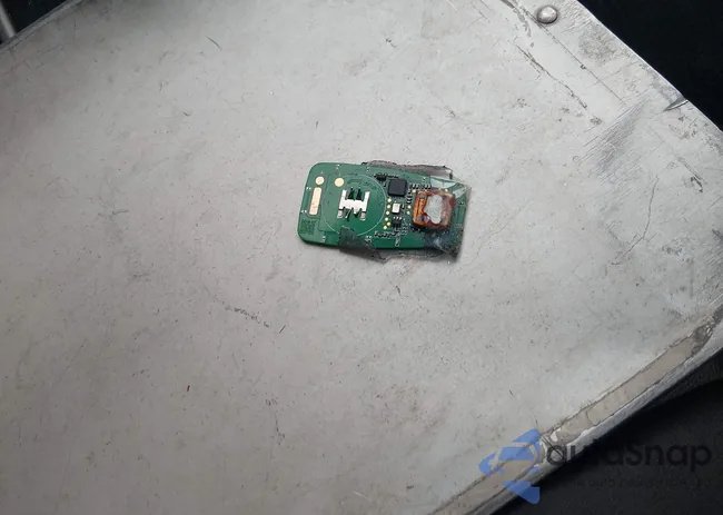 1N4AL3AP8EC104692: 44082680