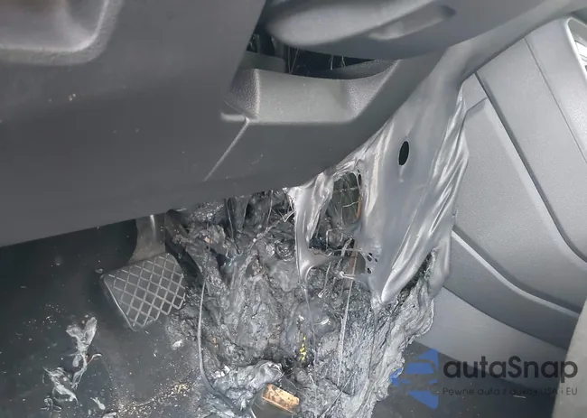 3VV1B7AXXJM094309: 44082951