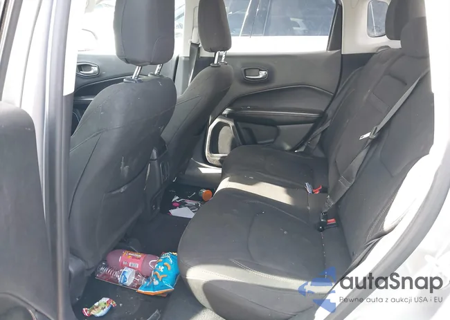 3C4NJCAB4JT250740: 44083124