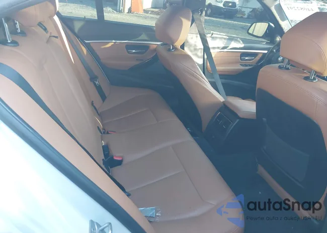 WBA8B7C58JA585996: 44082291