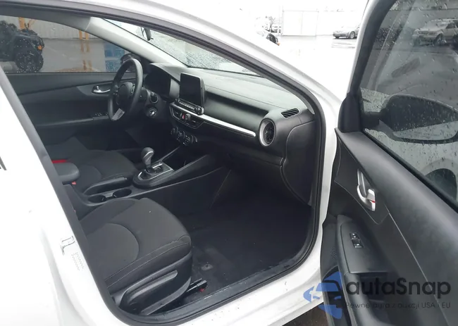 3KPF24AD4ME375710: 44082364