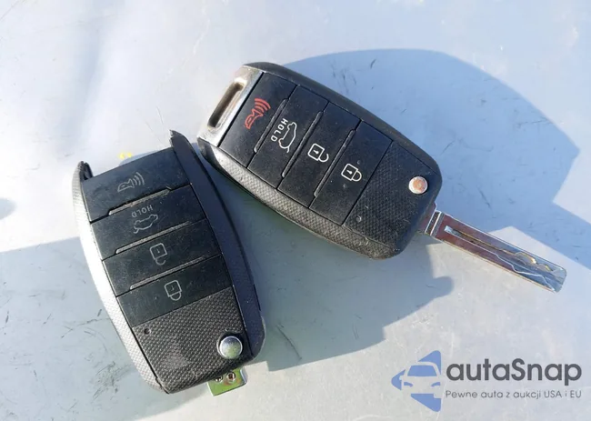 3KPA24AD3LE283139: 44082560