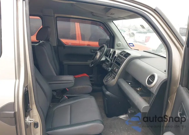 5J6YH18543L021240: 44083571