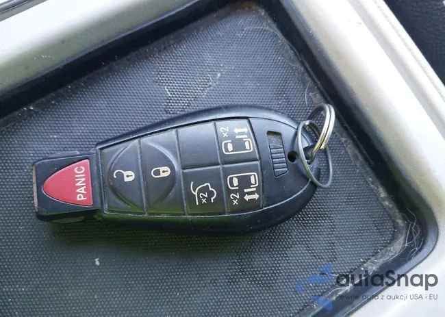 2C4RC1BG2DR743561: 44083609