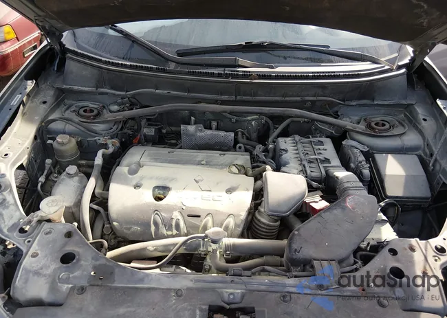 JA4AS2AW1AZ014008: 44083689