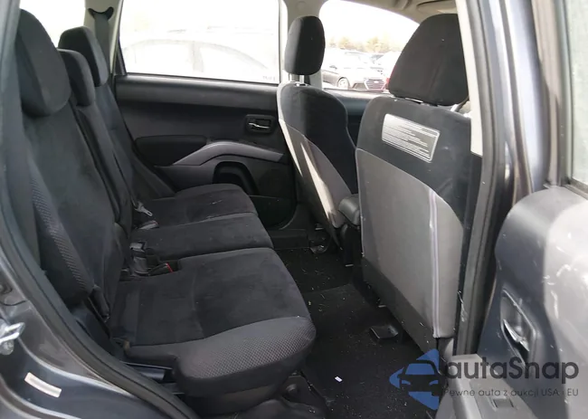 JA4AS2AW1AZ014008: 44083689