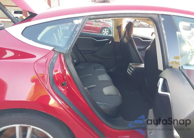 5YJSA1AC3DFP10926: 44083775