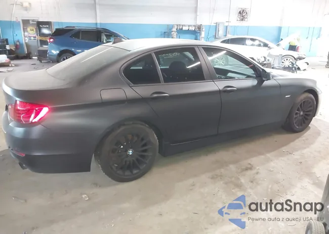 WBAFR7C57BC806951: 44084067