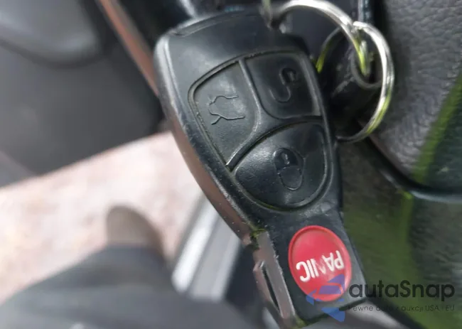 WDBRF64J31F035348: 44084072