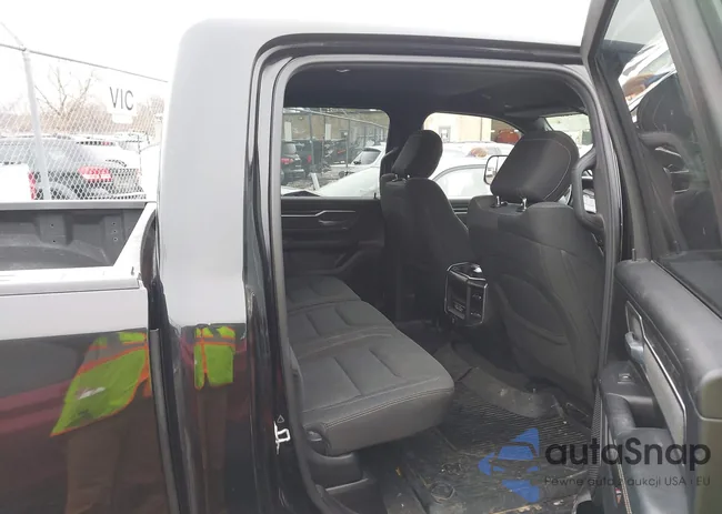 1C6SRFFT3KN652109: 44084128