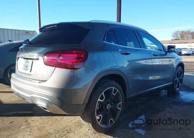 WDCTG4EB1LJ672877: 44083296