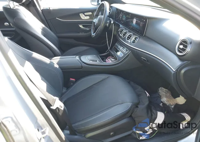 W1KZF8DB3PB166291: 44083325