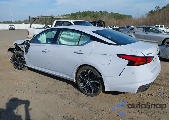 1N4BL4CV5SN359046: 44083518