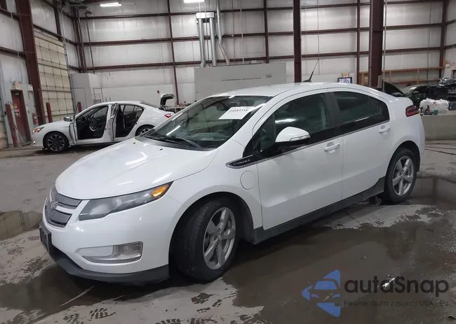 1G1RE6E45DU105471: 44083558