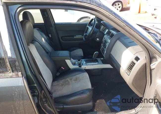 4M2CU97188KJ02404: 44084553