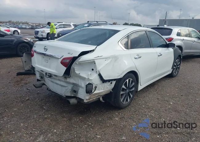 1N4AL3AP0JC201797: 44084650