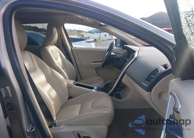 YV426MDC1F2616691: 44084751