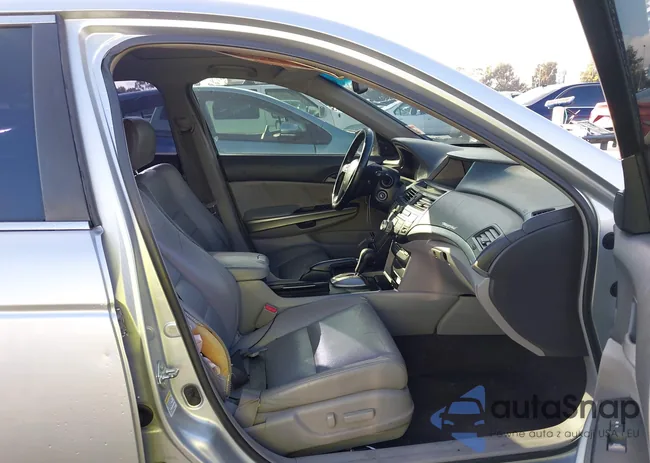 1HGCP36839A038399: 44084913