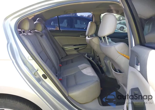 1HGCP36839A038399: 44084913