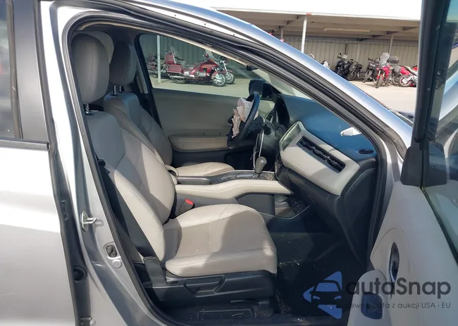 3CZRU5H72HM702687: 44084148