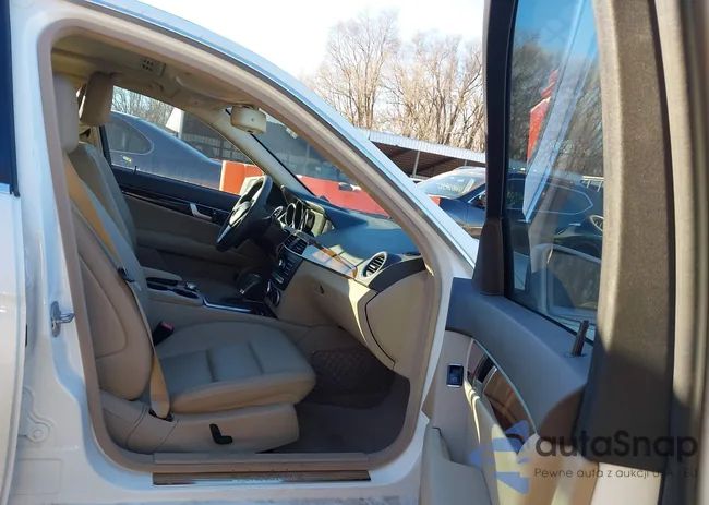 WDDGF8AB5DR241653: 44084291