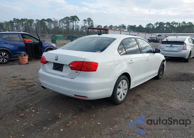 3VWD07AJ6EM371828: 44084335