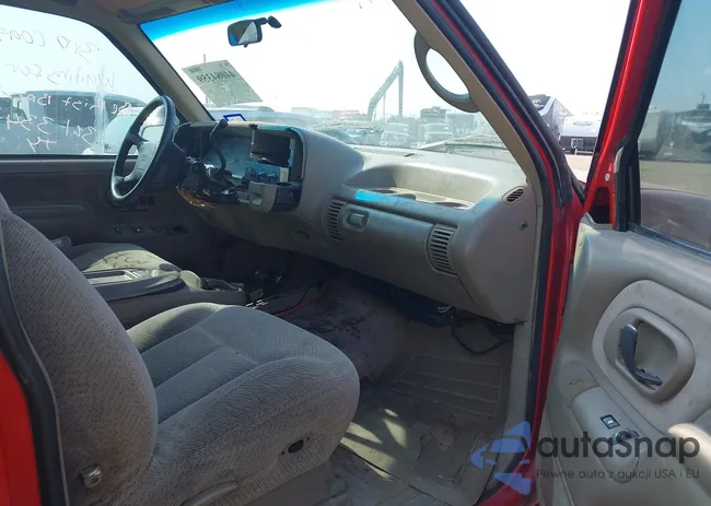 1GTEK19R1TE522800: 44084359