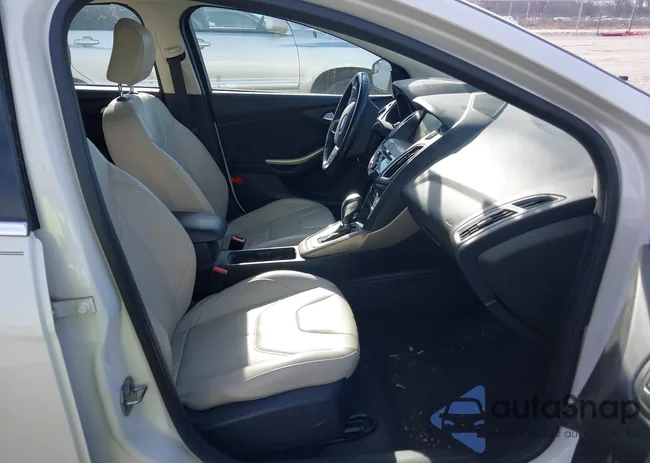 1FADP3N22FL240785: 44084416