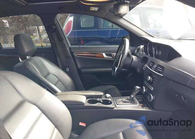 WDDGF4HB7EG205572: 44085653