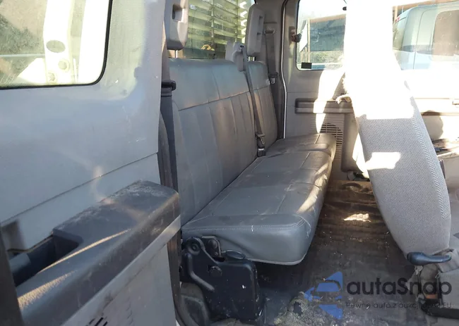 1FT7X2A66EEA65695: 44085677