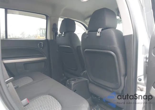 3GNBABFW3BS601628: 44085680