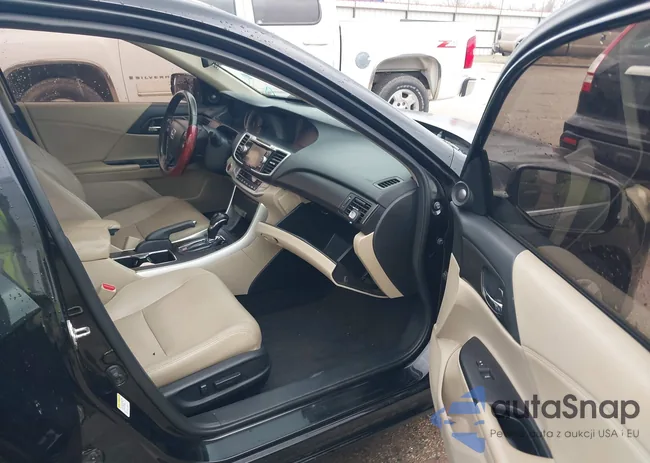 1HGCR2F81FA047781: 44085698