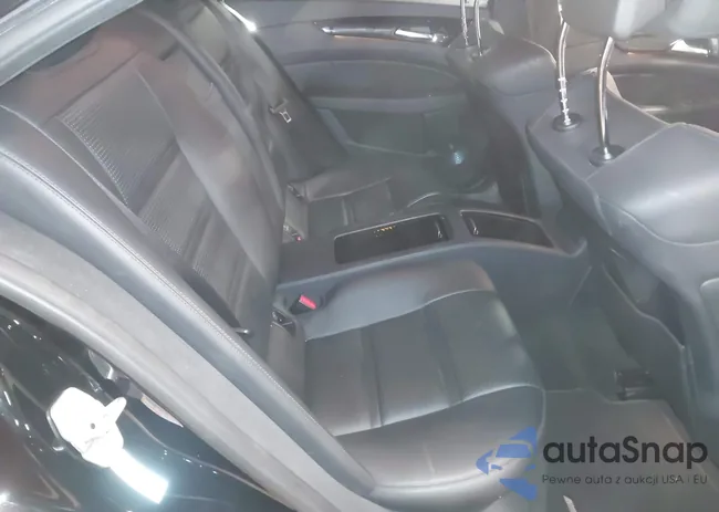 WDDLJ7EB1CA032487: 44085744