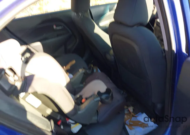 KNADN5A32D6208387: 44085781