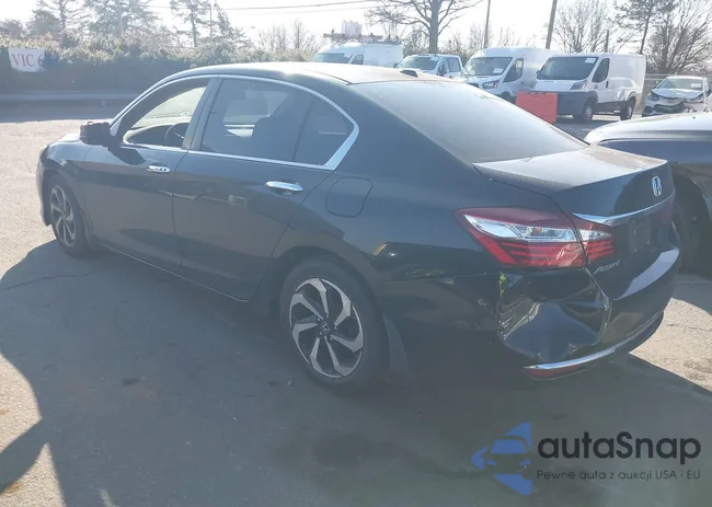 1HGCR2F0XHA009267: 44085811